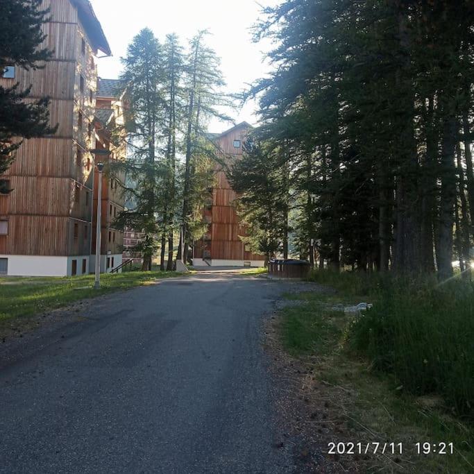 Ferienwohnung Jolie Vue De L'Heliantheme Saint-Étienne-en-Dévoluy Exterior foto